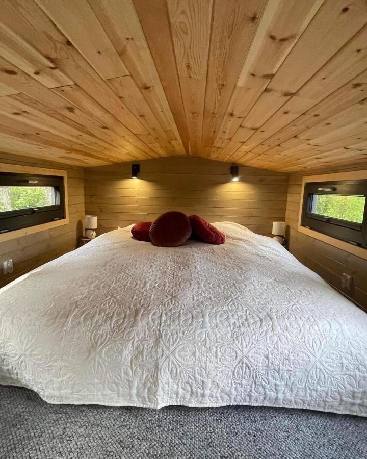 La Tiny House De Nanou Guest House Rochefort Exterior photo